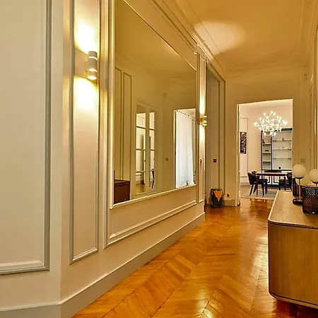 Ξενοδοχείο Magnificent Flat - Near Trocadacro 3*